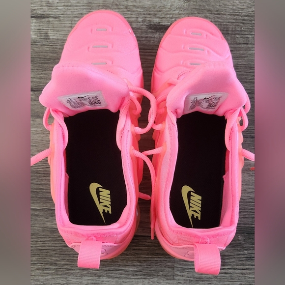 **LIKE NEW** Nike Air VaporMax Vapor Max Plus Sz 6.5 Vibrant Neon Bubblegum Pink - Picture 5 of 12